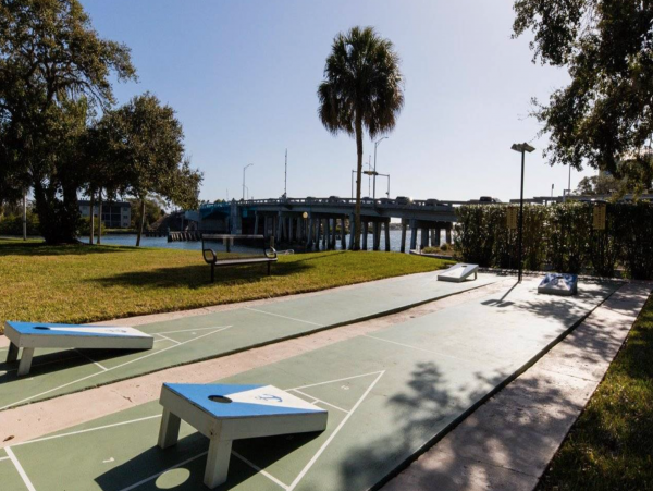 Sixth floor Condo with views of Northern Siesta Key and the Gulf